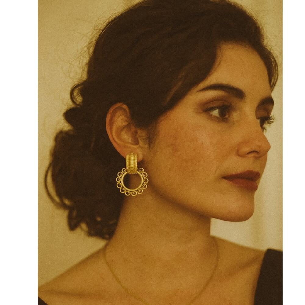 Vintage 1980s Oscar de la Renta Clip On Earrings Gold